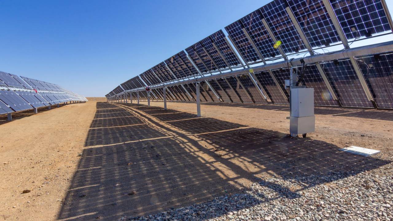 Trackery solarne – gdzie się je stosuje?
